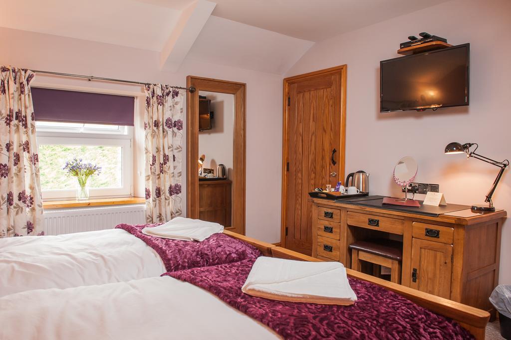 The Little Crown Inn Pontypool Quarto foto